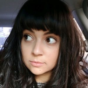 Meet your Posher, Adriana